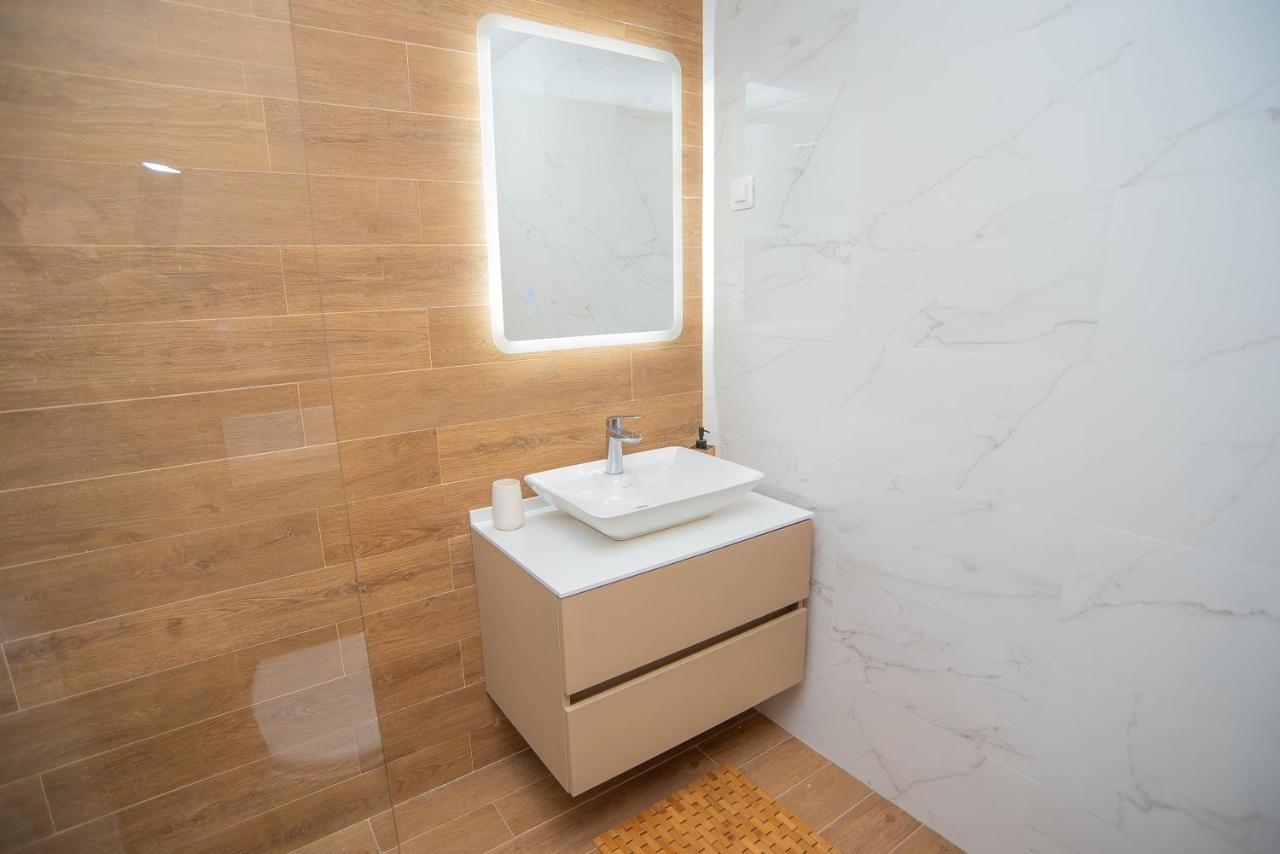 Stylish Two Bedroom Apartment At Ljubovic-Hill Park Podgorica Luaran gambar