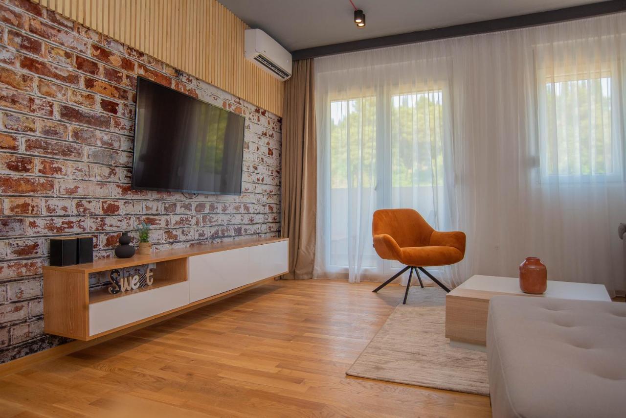 Stylish Two Bedroom Apartment At Ljubovic-Hill Park Podgorica Luaran gambar