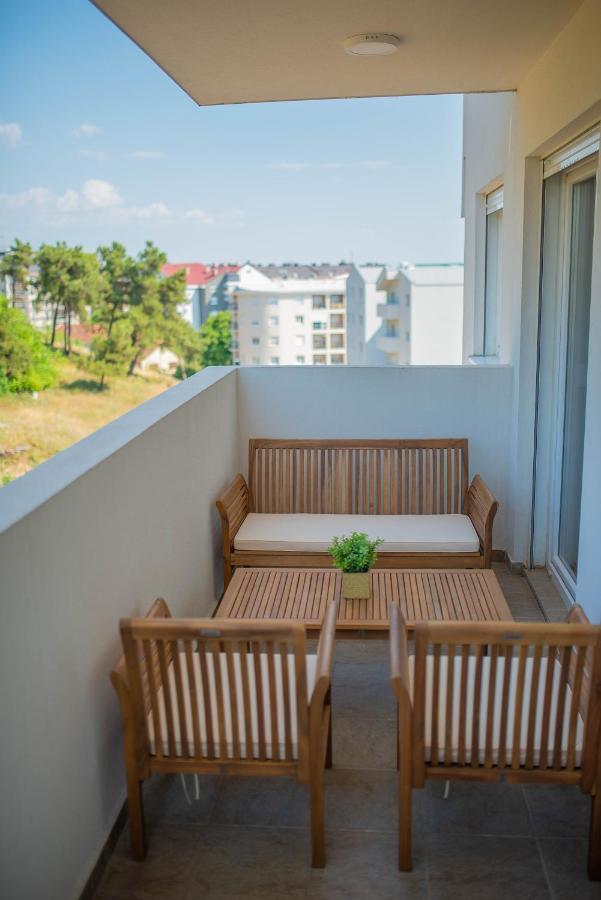 Stylish Two Bedroom Apartment At Ljubovic-Hill Park Podgorica Luaran gambar